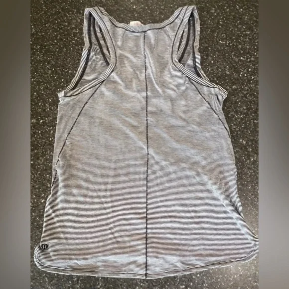 LULULEMON BUNDLE (5) Size 6 Activewear Gym Tanks Sports Bra Yoga Running Workout - Picture 12 of 14